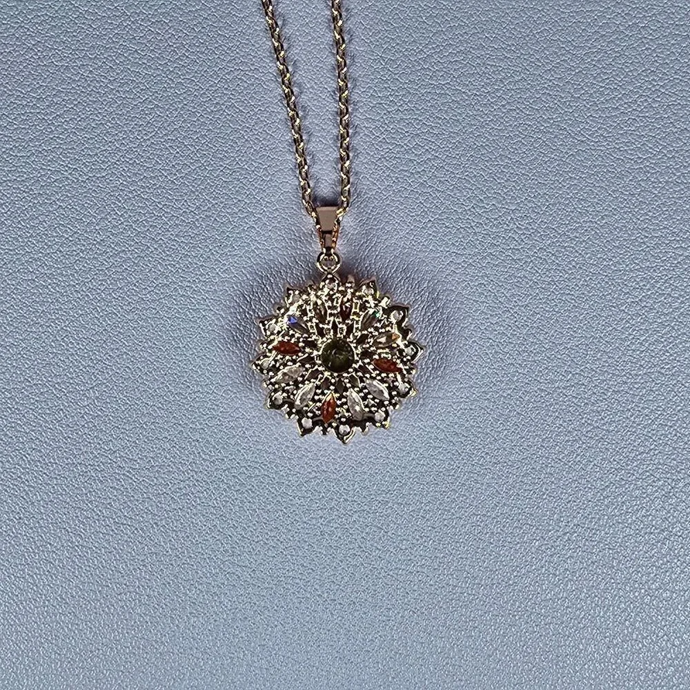 Rose Gold Plated‎ Necklace With Crystal Flower Pendant (NWOT)